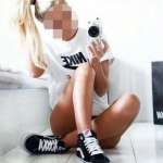 Mersin Escort Bayan’da Fantezilerinizi Tatmin Eden İnce Yapılı, Sihirli Saçlara Sahip Güzel